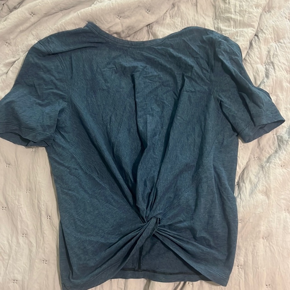 Lululemon crescent tee